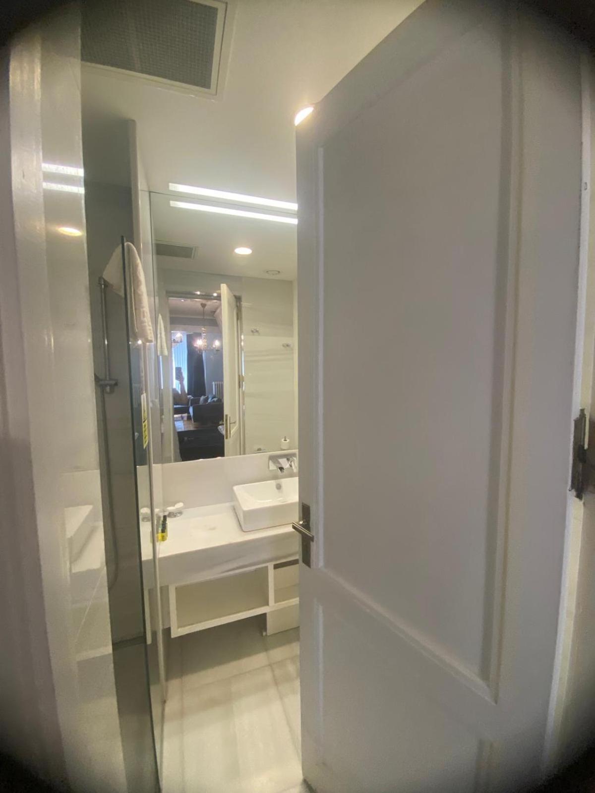 Otel Lina Taksim Pera Former Walton 4*